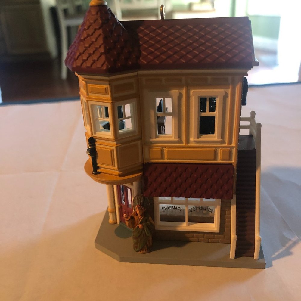 Hallmark 1994 Neighborhood Drugstore Nostalgic Houses Srs Christmas Ornament